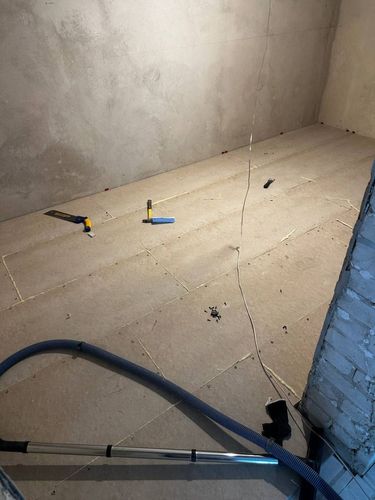 Baustelle mit Paletten